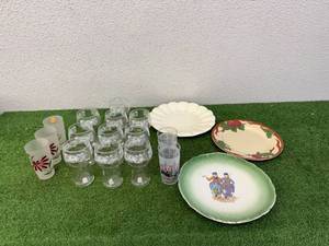 lot 90 image: Pepsi Glasses & Serving Platters