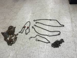 lot 100 image: Small Chains