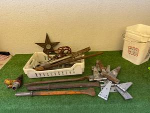 lot 101 image: Hinges & Tools