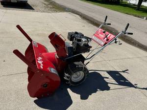 Snow Flite 8HP Snowblower with Tire Chains