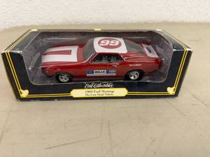 lot 205 image: Ertl 1969 Ford Mustang Die-Cast Metal Vehicle