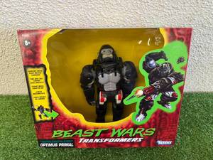 lot 206 image: NIB Transformers Beast Wars