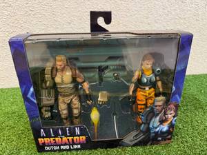 lot 233 image: Alien vs Predator Dutch and Linn