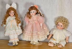 lot 102 image: Charming Vintage Bisque Style Dolls