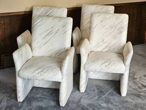 lot 28 image: Set of Four Vintage 80s Chiclet Sculptural Dining Chair