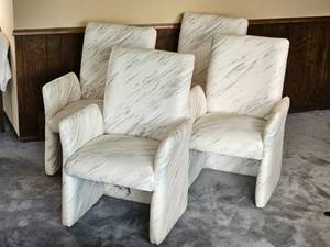 lot 29 image: Set of Four Vintage 80s Chiclet Sculptural Dining Chair