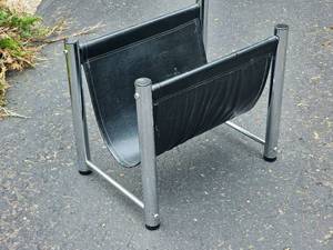 lot 11 image: Danish Modern Chrome Tubing Magazine Rack