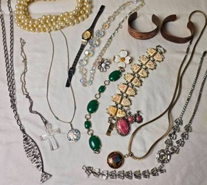 lot 55 image: Funky Costume Jewelry Collection - (17)