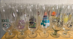 lot 114 image: Huge Vintage Hurricane Glass Collection - B - (55)