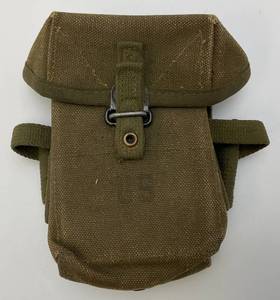 lot 32 image: Vintage 1959 US Marked Military Ammo Pouch