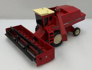 lot 54 image: Vintage International Harvester Axial - Flow Combine 116 Ertl Die-Cast 14