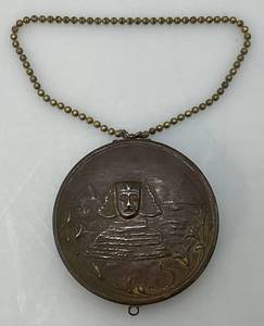 lot 59 image: Antique Ornate Egyptian Themed Compact Tin 2.5