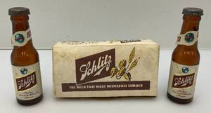 lot 160 image: Vintage Collectible Schlitz Beer Bottle Salt And Pepprer Shakers In Original Box