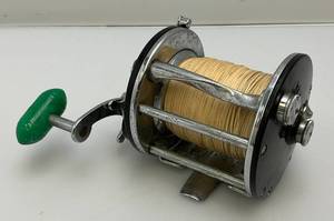 lot 186 image: Est. $80.00- $150.00 Vintage PENN Long Beach No.60 Saltwater Fishing Reel With Bakelite Handle Made In USA