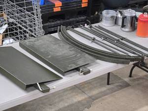 lot 233 image: Metal Storage Rack  Stand