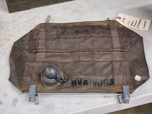 lot 238 image: 11-Quart Military Water Bag