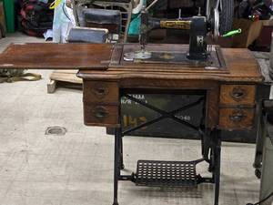 lot 215 image: Vintage White Rotary Sewing Machine with Sewing Table