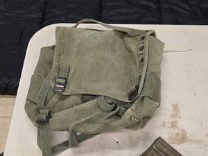 lot 264 image: Military Storage Pouch 5 x 7 x 7