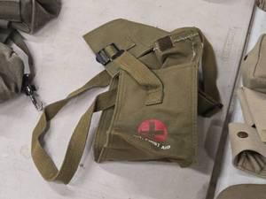 lot 271 image: Military First Aid Carry Pouch 4 x 5 x 9