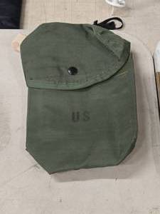 lot 272 image: Military Ammo Pouch  5 Mag G.I. Issue 2 12 x 7 x 11