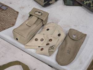 lot 273 image: Lot of (3) Military Pouches (small) (assorted)