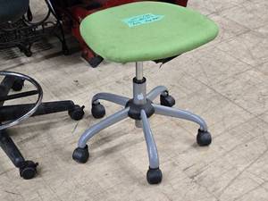 lot 330 image: Adjustable Rolling Stool