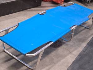 lot 331 image: 6 Camp Cot