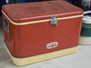 lot 340 image: Vintage Thermos Deluxe Model Metal Chest Cooler