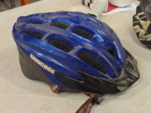 lot 358 image: Mongoose Bicycle Helmet Size Adult