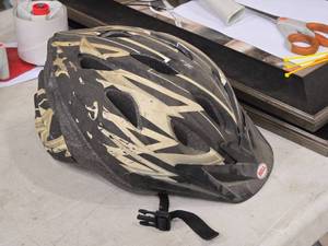 lot 359 image: Bicycle Helmet Size Youth