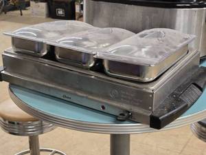 lot 412 image: Oster Household Hot Water Heating Table