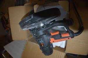 lot 18 image: WEN DW1085 10-Amp Variable Speed Handheld Drywall Sander with Dust Hose and Collection Bag