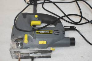 lot 22 image: Jig Saw