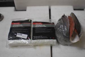 lot 27 image: Body shop stuff