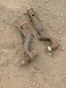 lot 34 image: 2 Receivers with Balls and 1 pin