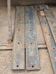 lot 23 image: 10ft Heavy Duty Bucket Blade (2-5 sections)