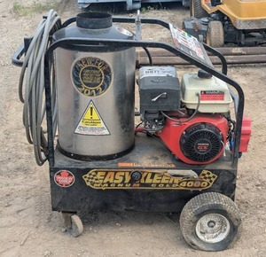 lot 29 image: Easy Kleen Magnum Gold 4000 Hot Water Pressure Washer - AS IS