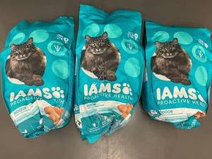lot 5 image: Iams Indoor Weight & Hairball Care Cat Food, 3.5 lb Bags, Lot of 3
