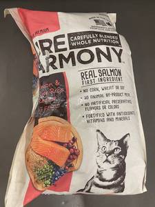 lot 33 image: Pure Harmony Cat Food, Salmon & Brown Rice Recipe, 13 lb Bag
