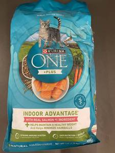 lot 37 image: Purina ONE Indoor Advantage Cat Food, Real Salmon, 7 lb Bag