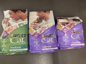 lot 44 image: Purina Cat Chow Dry Cat Food Lot  Gentle and Indoor, 3 Bags (3.15 lb Each)