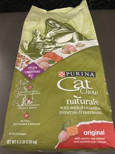 lot 48 image: Purina Cat Chow Naturals Original Dry Cat Food, 6.3 lb Bag
