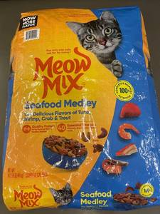 lot 55 image: Meow Mix Seafood Medley Complete Dry Cat Food, 14.2 lb Bag