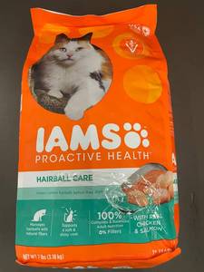 lot 72 image: Iams Proactive Health Hairball Care Cat Food, 7 lb Bag