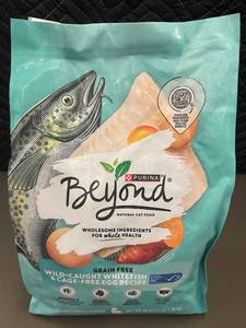 lot 73 image: Purina Beyond Grain Free Cat Food, Whitefish & Egg, 3 lb