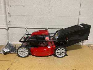 lot 57 image: Troy-Bilt TB200C Self-Propelled Lawn Mower