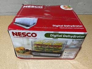 lot 204 image: Nesco Digital 5 Rectangular Clear Tray Dehydrator