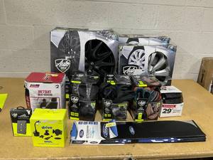 lot 334 image: LOT of Miscellaneous Auto Accessories