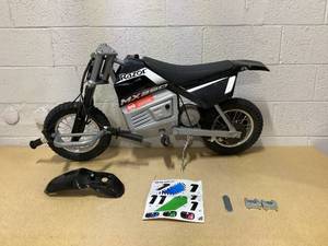 lot 438 image: Razor Dirt Rocket MX350