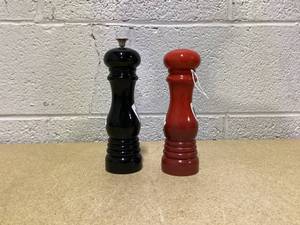 lot 451 image: Le Creuset Salt and Pepper Mills